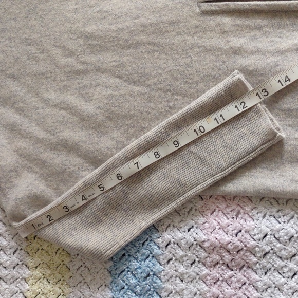 Garnet Hill Oversized Turtleneck Sweater Small - Picture 6 of 12